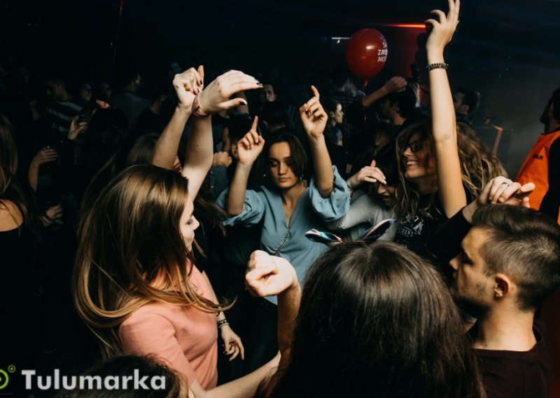 Ljepotice željne dobre zabave zagrijale atmosferu u zagrebačkim klubovima