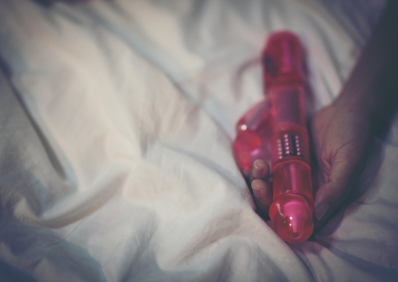 Korisnici se požalili proizvođaču jer ih je tajno snimao - vibrator