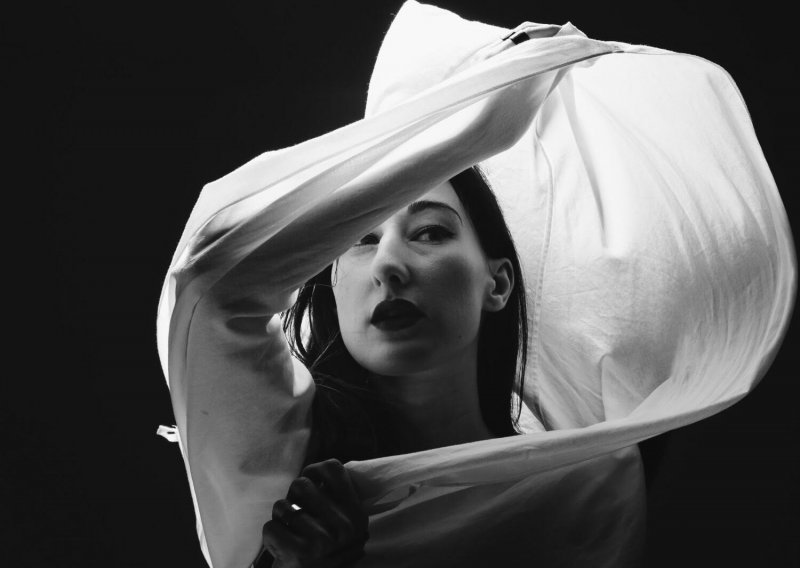 Zola Jesus donosi 'Okove' u Močvaru