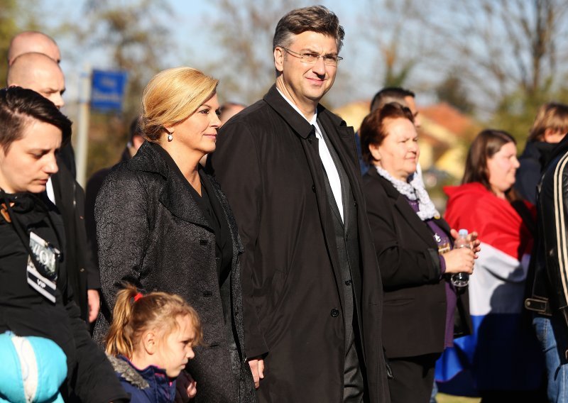 Idealna prilika za mirenje: Grabar Kitarović i Plenković zajedno u Vukovaru