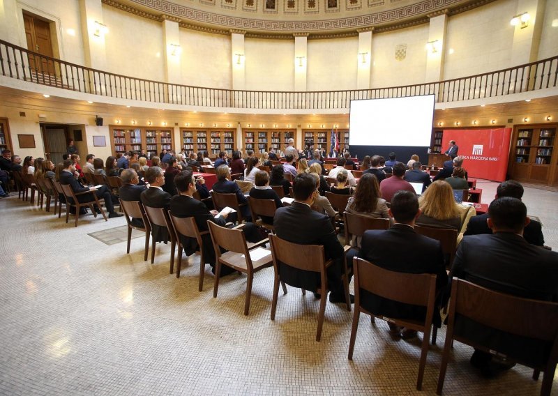 Gledajte veliku učeničku debatu o uvođenju eura u Hrvatskoj