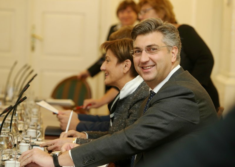Plenković: Očekujem kvalitetnu i sadržajnu raspravu o prijedlogu proračuna za 2018.
