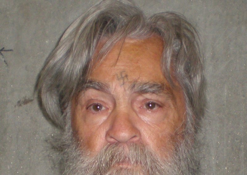 Preminuo zloglasni ubojica Charles Manson