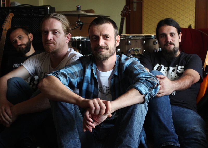 M.O.R.T. predstavlja novi singl i spot 'Olovni vojnici'