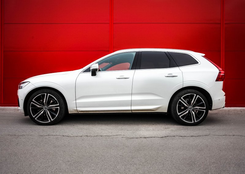 Volvo XC60 D5 2.0L R-Design - teško mu je naći manu