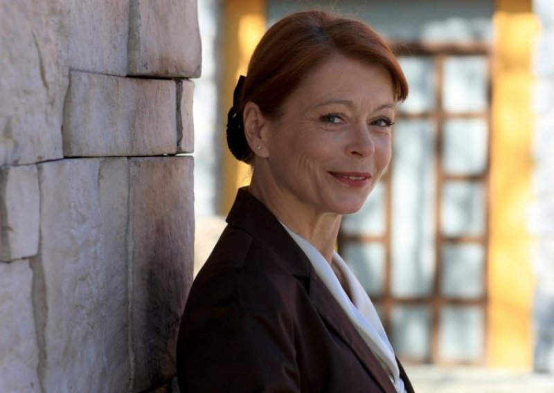 Neda Arnerić teško povrijeđena pri padu s trećeg kata