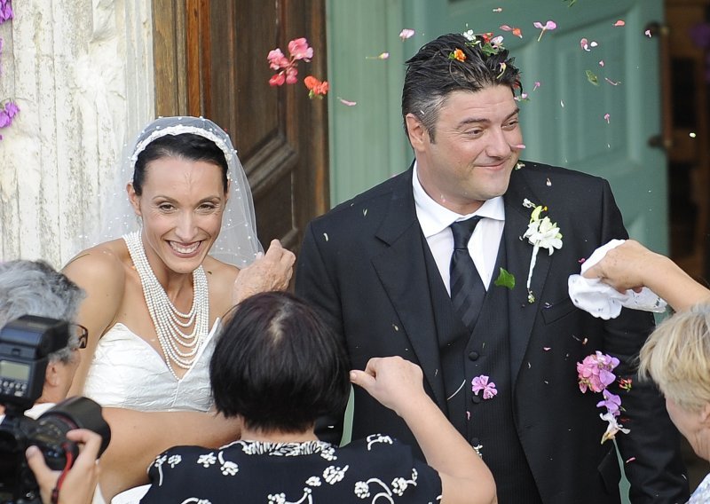 Goran Navojec i Larisa Lipovac vjenčali se na Visu
