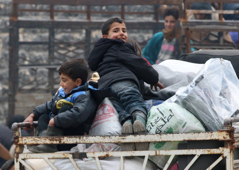 Dramatična upozorenja humanitaraca dok tisuće čekaju evakuaciju iz Alepa