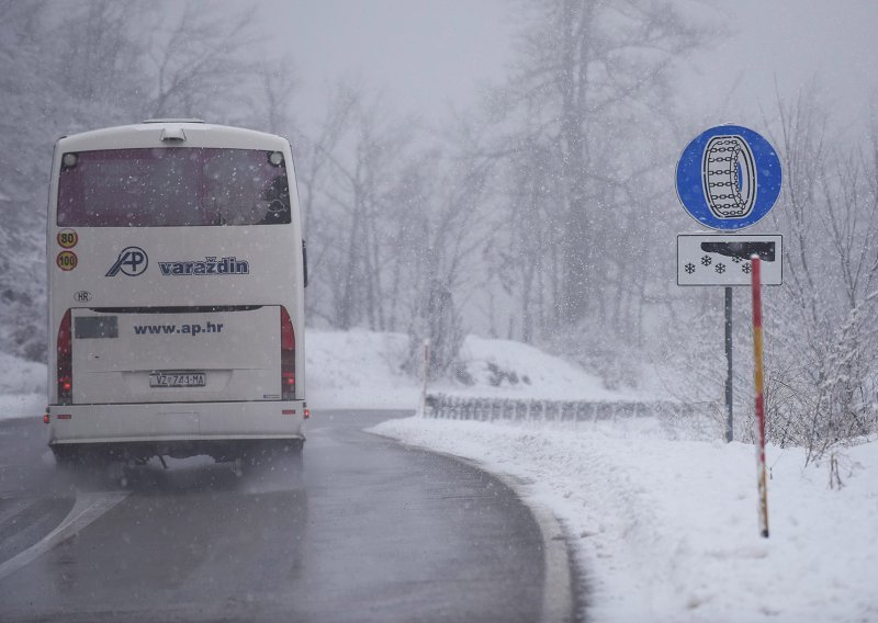 Zimski uvjeti u Gorskom kotaru, u prekidu brodske i katamaranske linije