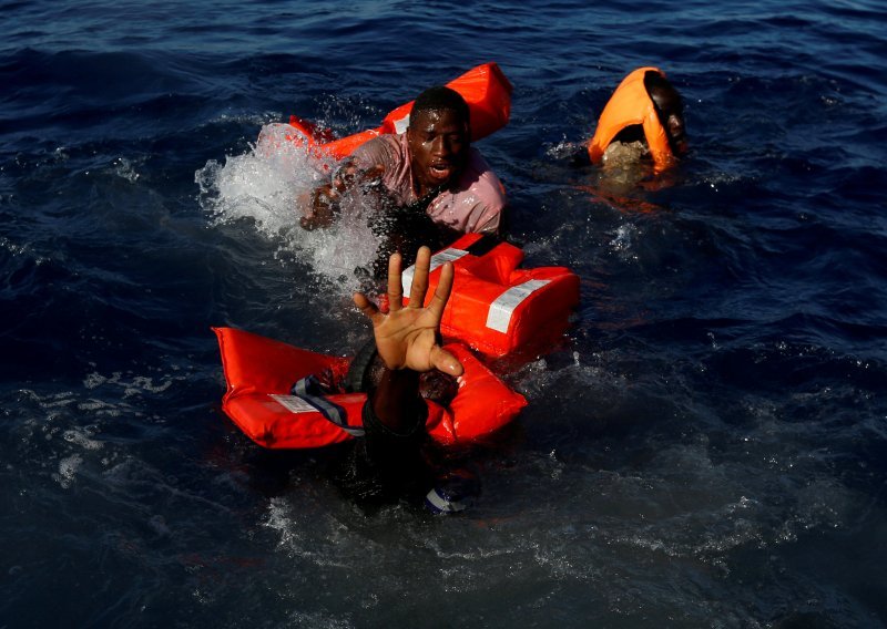 U Sredozemlju su se utopila 64 migranta