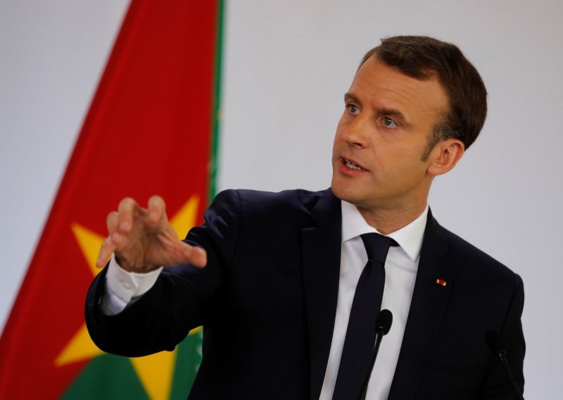 Macron priznao zločine u doba kolonizacije i pozvao na novi početak