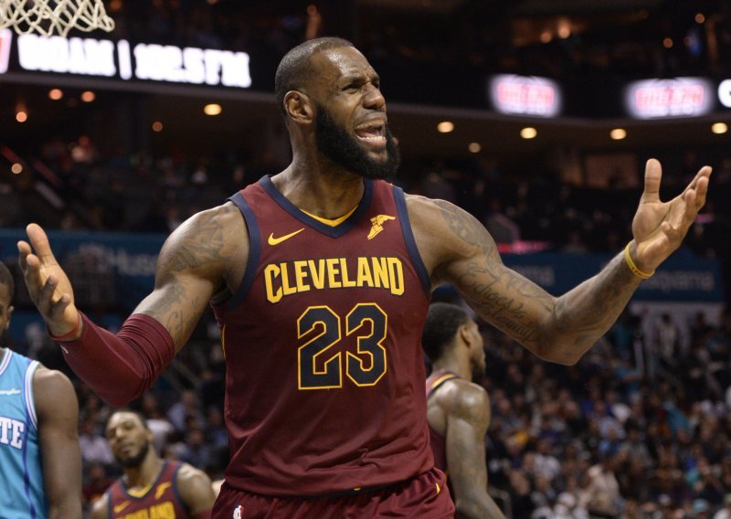 Senzacionalan transfer u NBA-u; LeBron James prelazi kod Darija Šarića?