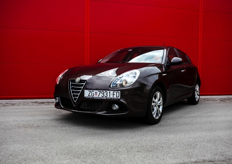 Alfa Romeo Giulietta 1.6 JTDm - oduševljava i nakon zatezanja bora