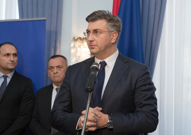 Plenković građanima 'pod bor' sprema povećanje minimalca