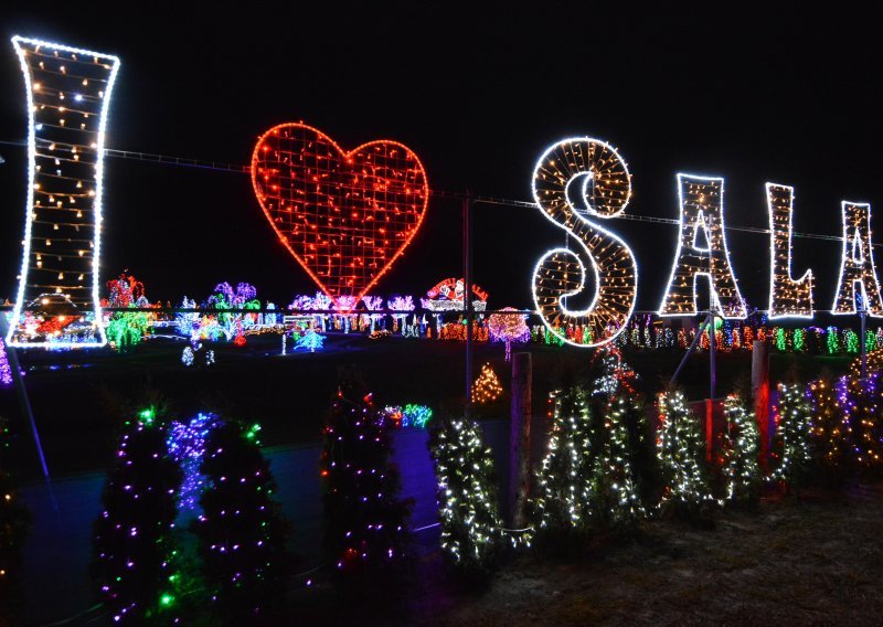 Božićna priča na imanju Salaj zabljesnula s rekordnih 2,5 milijuna lampica
