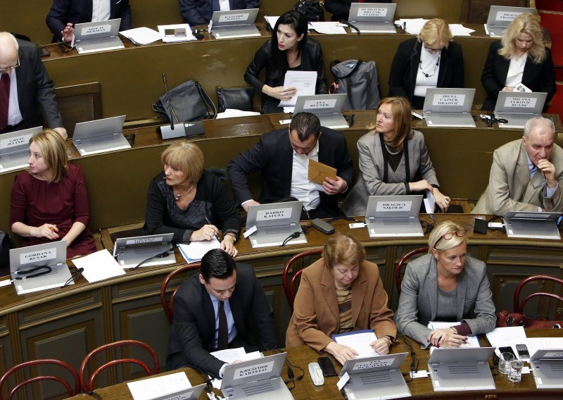 Drama u zagrebačkoj Skupštini: Hoće li gradski poslovi otići u privatne ruke?