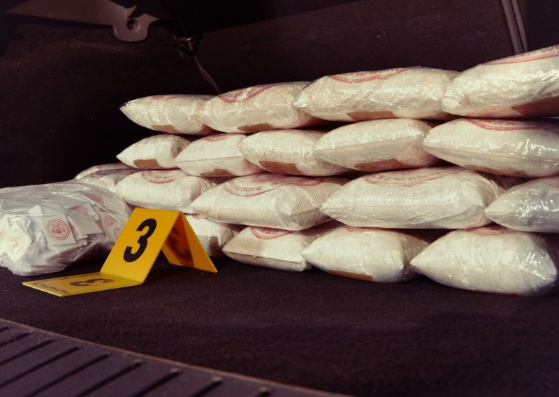 Policija zaplijenila kokain te amfetamin naručen poštom