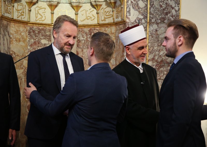 Reis Kavazović za Bajram pozvao muslimane u BiH na jedinstvo, upozorio na korupciju u pravosuđu