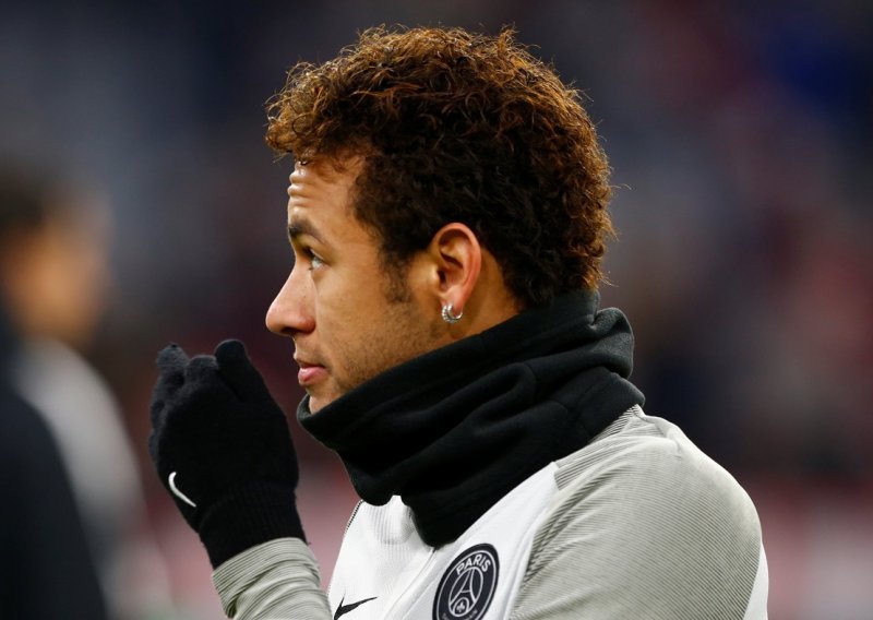 Neymar zabio četiri pogotka, a navijači PSG-a nagradili ga zvižducima!