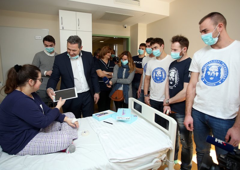 Medvjedi predali vrijednu donaciju onkološkom odjelu dječje bolnice Klaićeva