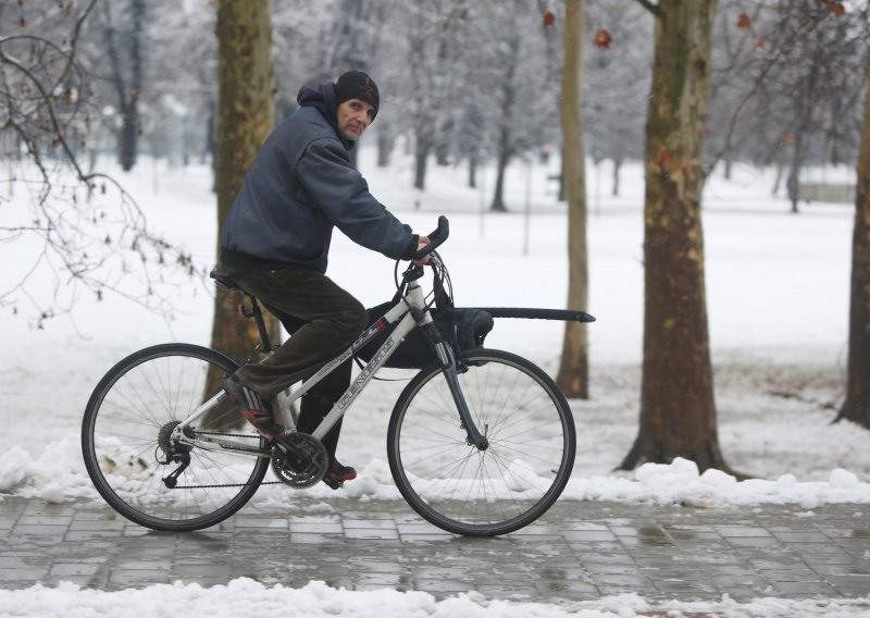 Vrijeme je poludjelo; nakon proljetnih temperatura već danas očekujte snijeg