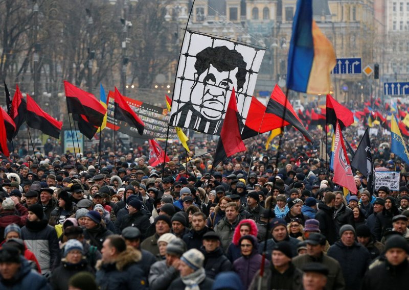 Tisuće prosvjednika traži oslobađanje Sakašvilija