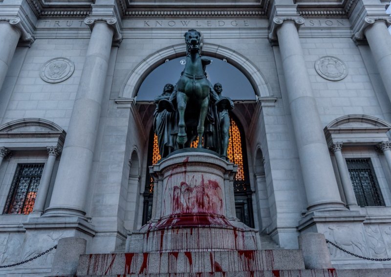 U New Yorku traže uklanjanje spomenika Kolumbu i Rooseveltu