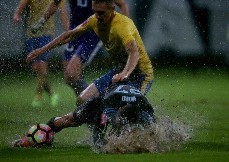 U Zaprešiću se može igrati samo vaterpolo, a ne nogometna utakmica