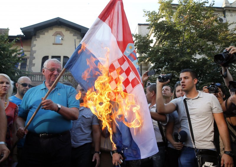 MVEP najoštrije osudio prijetnje ratnog zločinca Šešelja upućene Žigmanovu i Čanku