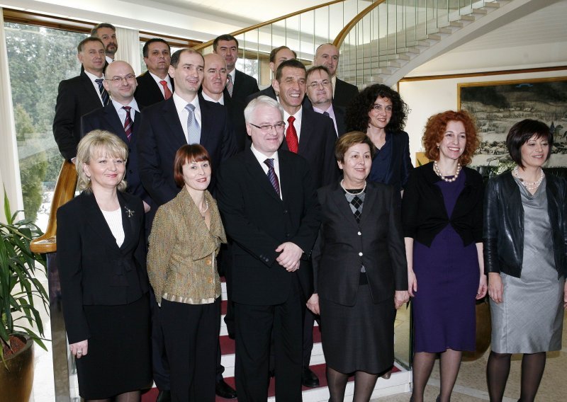 Croatian president presents members of his office