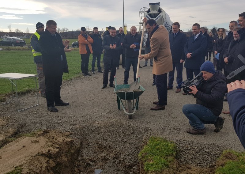 U Virovitici započela gradnja tvornice hrane za kućne ljubimce