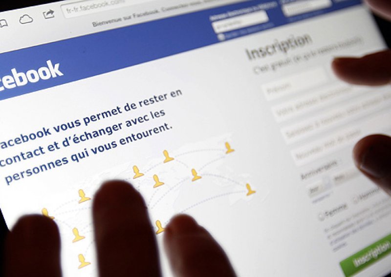 Upoznao maloljetnika na Facebooku pa od njega iznuđivao novac