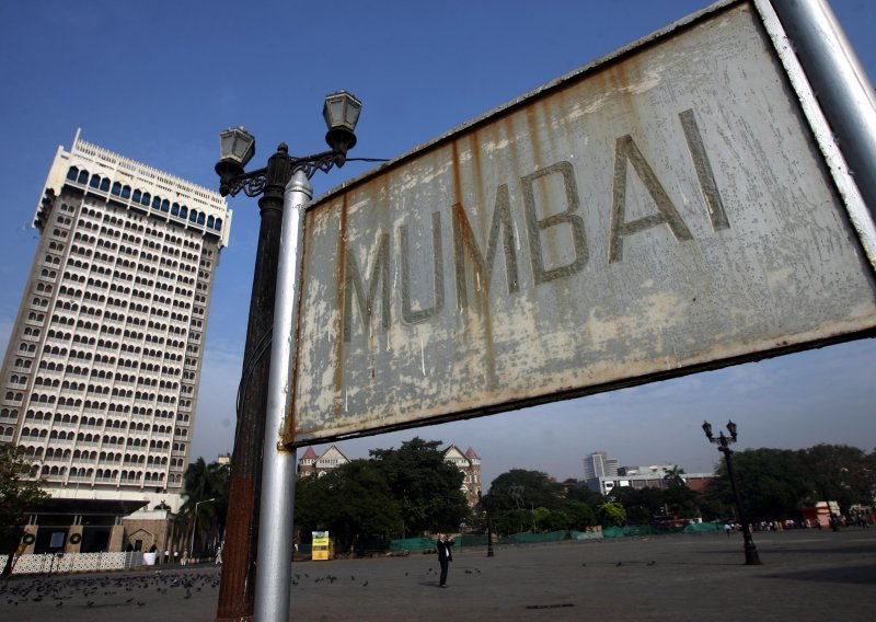 U Mumbaiju u ljudskom stampedu poginulo najmanje 15 osoba