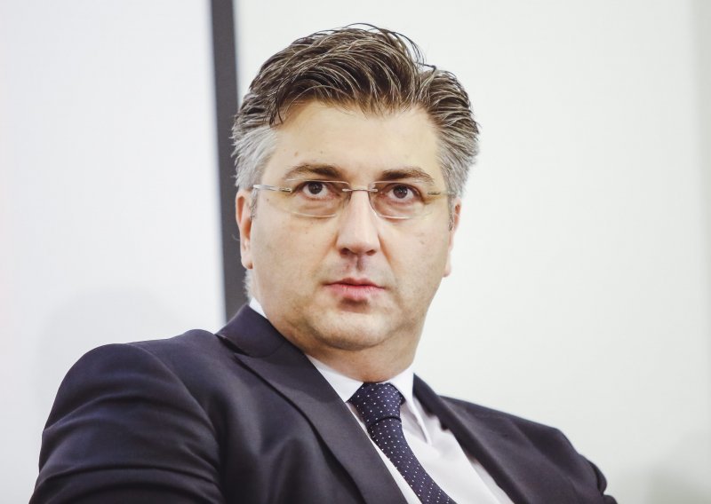 Plenković započeo sastanak s kolegijem povjerenika Europske komisije