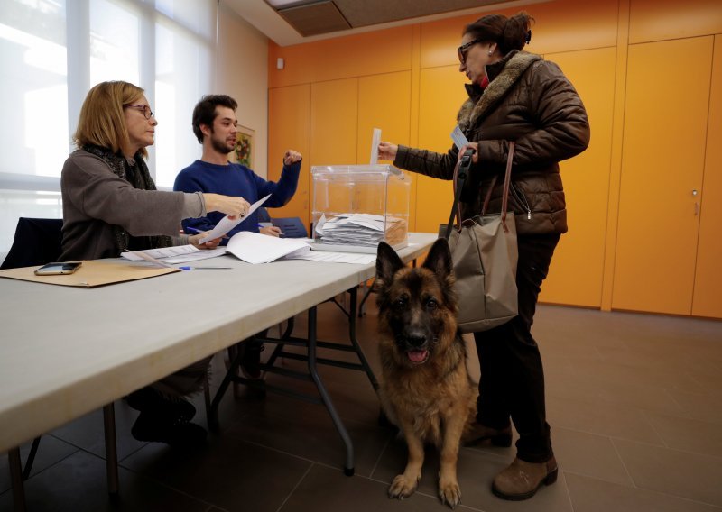 Izbori u Kataloniji protječu mirno
