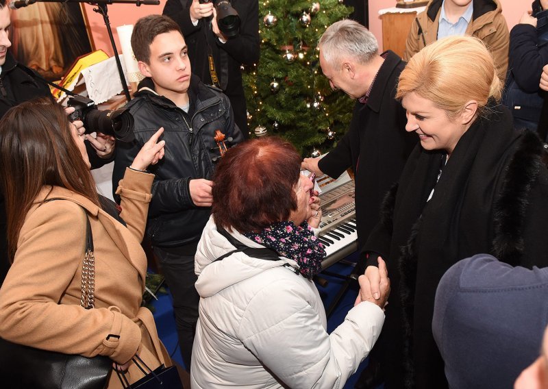 Predsjednica Republike Badnju večer provela s karlovačkim beskućnicima