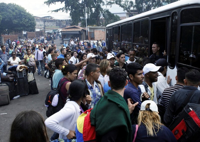 Venezuela je na rubu katastrofe, Božić obilježile masovne pljačke, neredi i nestanak struje