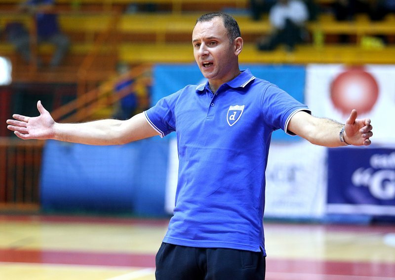 Osnivač Futsal Dinama srušio se na terenu i preminuo