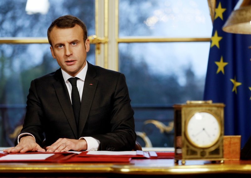 Macron želi da u Novoj godini 'zaživi francuska renesansa'
