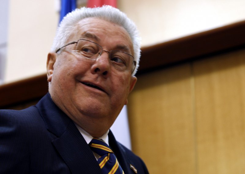 Bebić i Josipović jačaju suradnju s Kinom?!