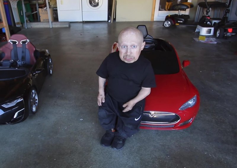 Verne Troyer nabavio 'mini' Teslu