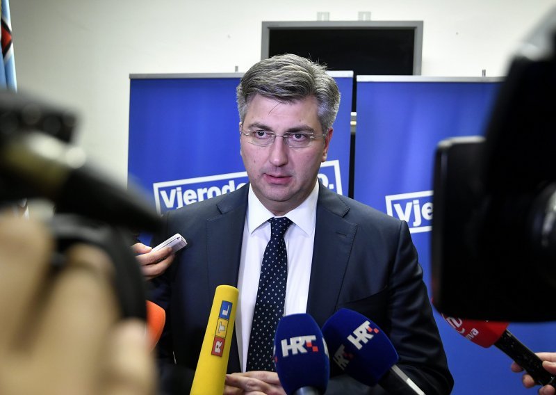 Plenković: 'Radimo na otkupu Ininih dionica od MOL-a, želimo zadržati i sisačku i riječku rafineriju'