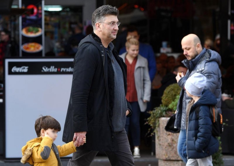 Premijer Plenković i Gordan Maras s djecom se na špici mimoišli bez pozdrava