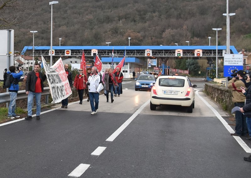 Radnička fronta i Levica na granici: Prodaju nam nacionalističku maglu