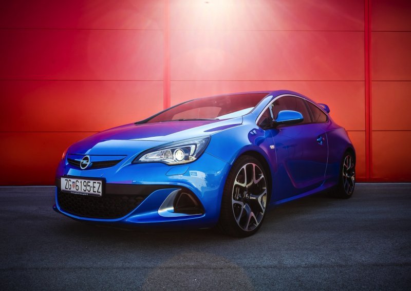 Opel Astra OPC - bomba!