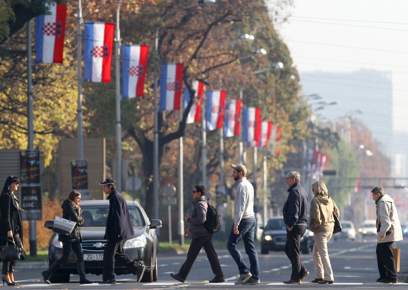 Muke po 30 tisuća zastava koje će se vijoriti u Zagrebu konačno gotove, no postoji jedno 'ali'