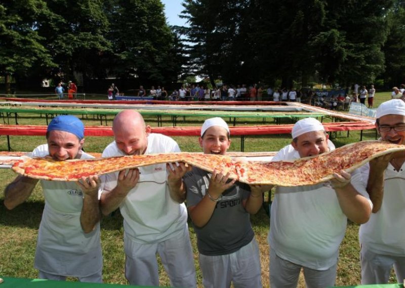 Najduža pizza na svijetu nestala u sat vremena