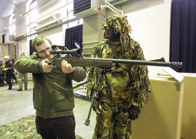 Pogledajte kakvo je oružje izloženo u vojnom učilištu Franjo Tuđman
