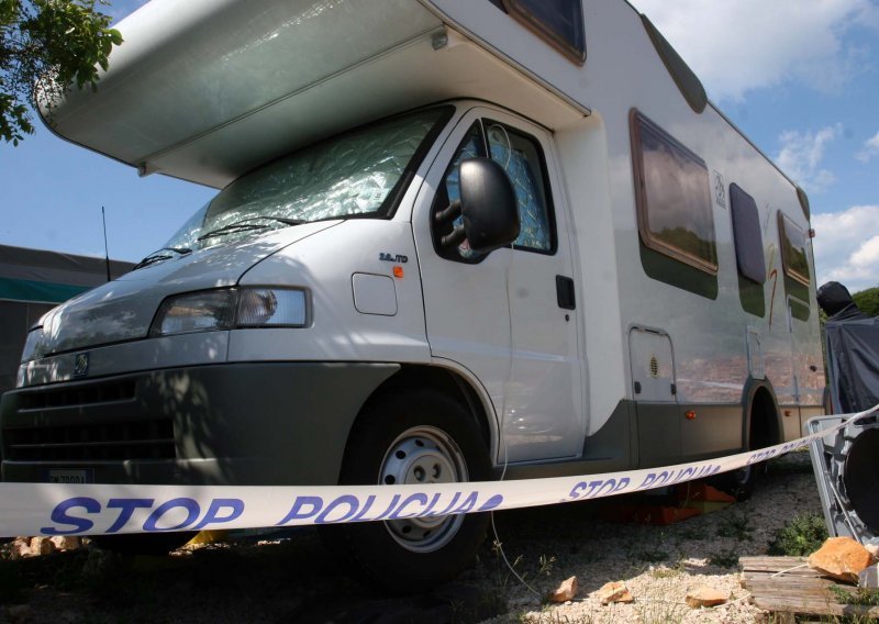 Lisice na kotačima kampera u Dubrovniku