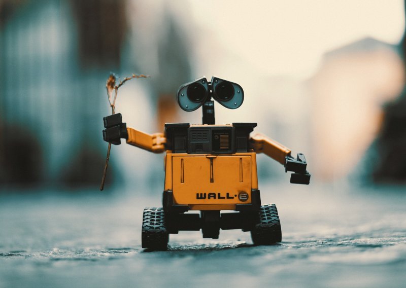 Posao budućnosti: Biste li radili kao dadilja za robote?